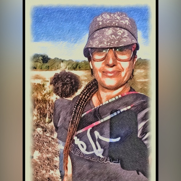 Meet your Posher, Patricia 💛 - Picture 11 of 13